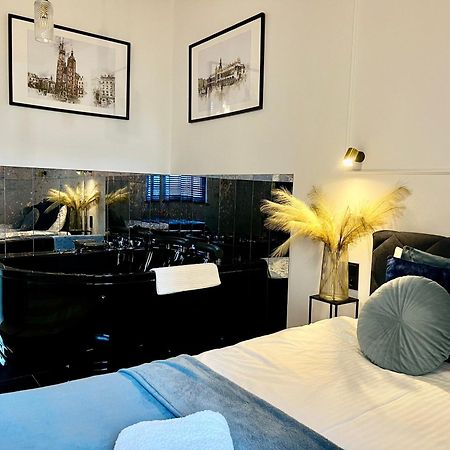 Krakow Old Town Apartment Jacuzzi - Wymeldowanie Do 13 Екстер'єр фото