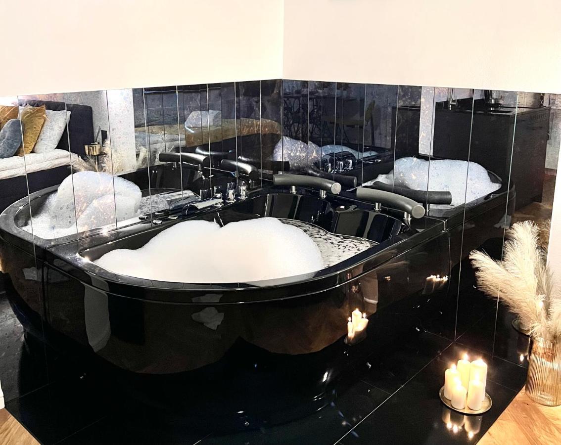 Krakow Old Town Apartment Jacuzzi - Wymeldowanie Do 13 Екстер'єр фото